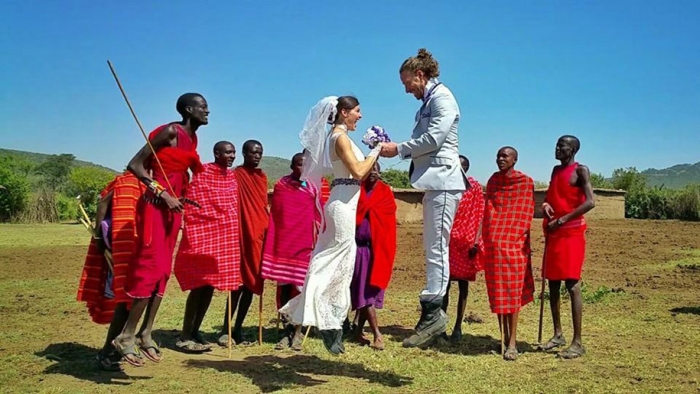 couple-wedding-around-the-world-travel-cheetah-rhian-4