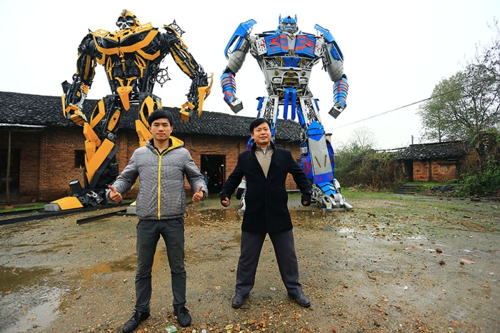 recycled-car-parts-scrap-metal-sculpture-transformers-father-son-farmer-china-10