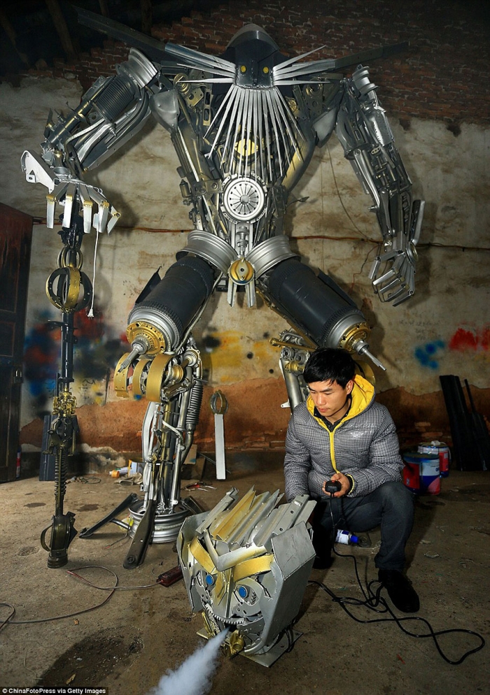 recycled-car-parts-scrap-metal-sculpture-transformers-father-son-farmer-china-02