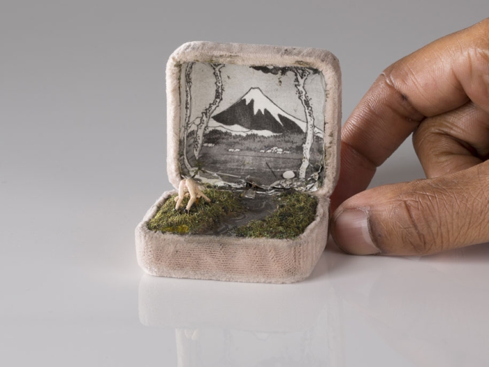 vintage-ring-box-miniature-diorama-talwst-4