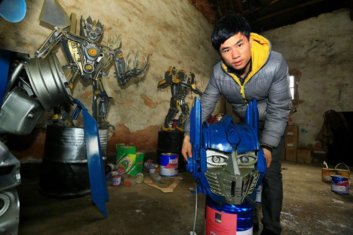 recycled-car-parts-scrap-metal-sculpture-transformers-father-son-farmer-china-06