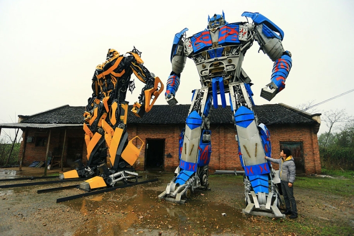 recycled-car-parts-scrap-metal-sculpture-transformers-father-son-farmer-china-07