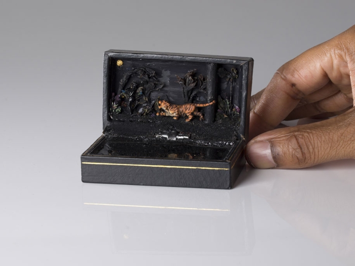 vintage-ring-box-miniature-diorama-talwst-15
