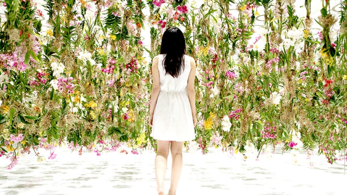 modern-mechanized-floating-flower-garden-teamlab-5