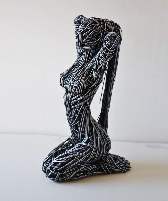 dynamic-lifelike-wire-sculptures-richard-stainthorp-5