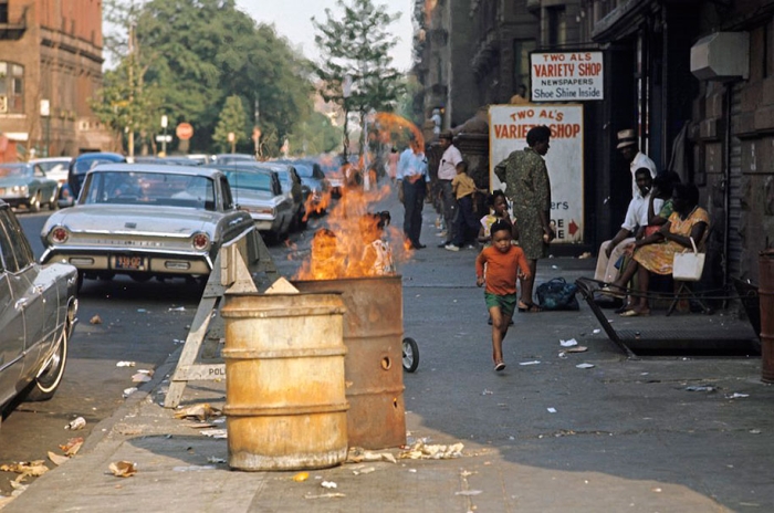 people-living-harlem-ghetto-july-1970-jack-garofalo-20