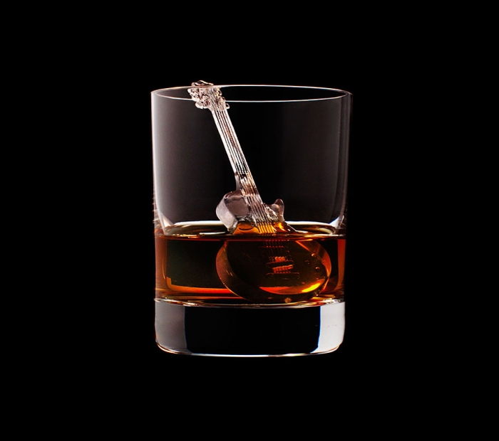 geeky-ice-cubes-3d-rocks-suntory-tbwahakuhodo-19