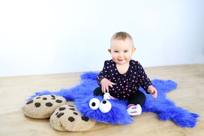 sesame-street-DIY-cookie-monster-rug-pillows-mikeasaurus-06 (1)