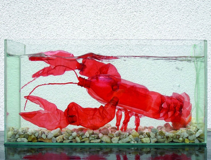 plastic-bottle-sculpture-pet-art-veronika-richterova-02