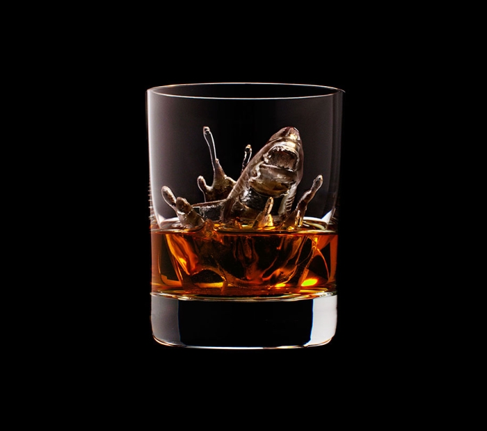 geeky-ice-cubes-3d-rocks-suntory-tbwahakuhodo-04