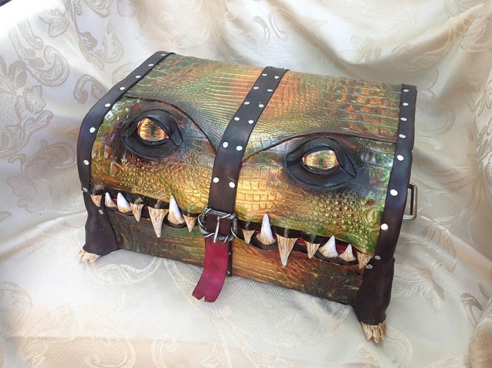 handmade-leather-box-mimic-monster-box-mellie-z-pennsylvania-05