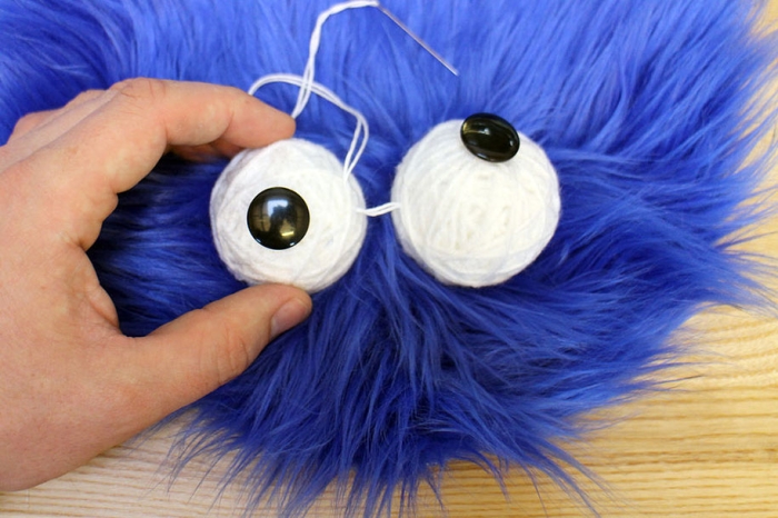 sesame-street-DIY-cookie-monster-rug-pillows-mikeasaurus-07