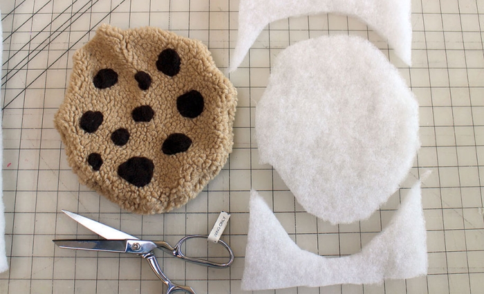 sesame-street-DIY-cookie-monster-rug-pillows-mikeasaurus-06