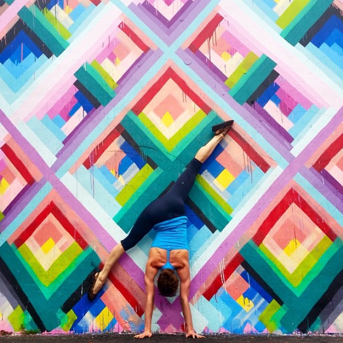 yoga-poses-street-art-graffiti-soren-buchanan-07