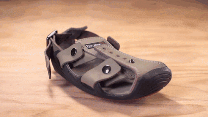 five-years-sizes-children-shoe-that-grows-because-international-02