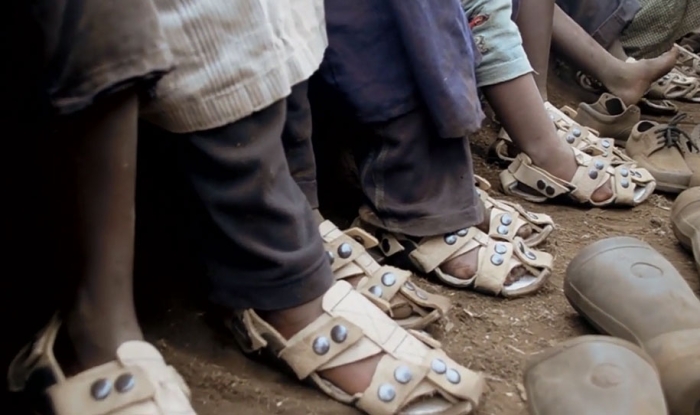 five-years-sizes-children-shoe-that-grows-because-international-09