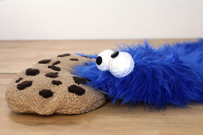 sesame-street-DIY-cookie-monster-rug-pillows-mikeasaurus-16