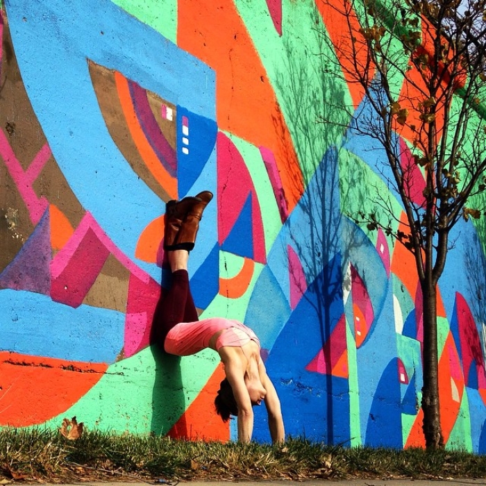yoga-poses-street-art-graffiti-soren-buchanan-86