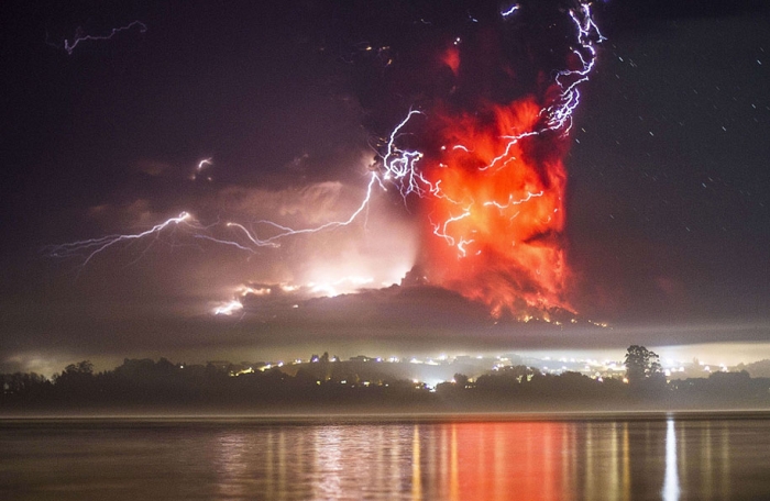 beautiful-scary-volcano-eruption-calbuco-chile-17