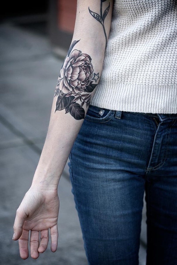 flower-plant-botanical-tattoos-alice-carrier-66
