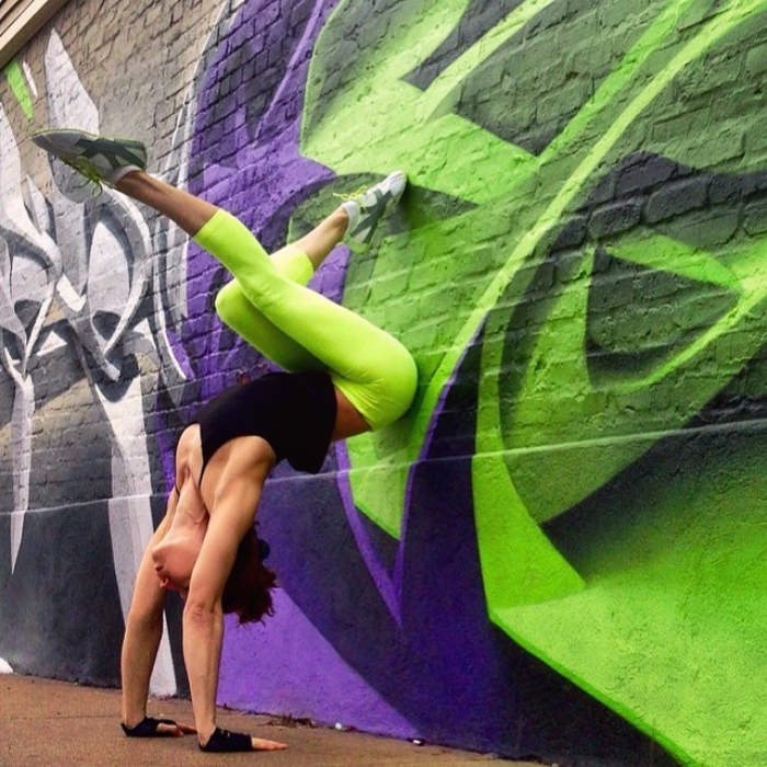 yoga-poses-street-art-graffiti-soren-buchanan-28