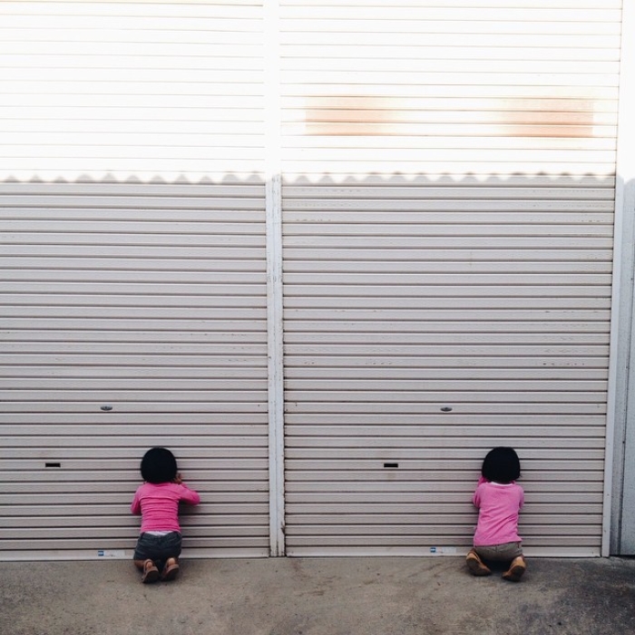 childhood-twin-sisters-family-pictures-sunmoooon-akira-oozawa-22