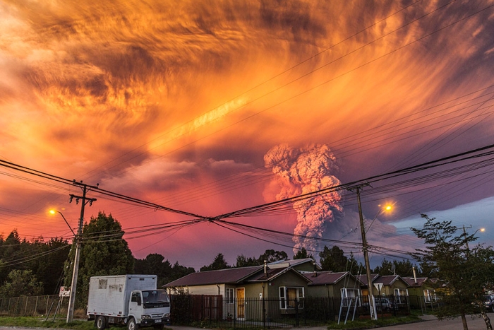 beautiful-scary-volcano-eruption-calbuco-chile-07