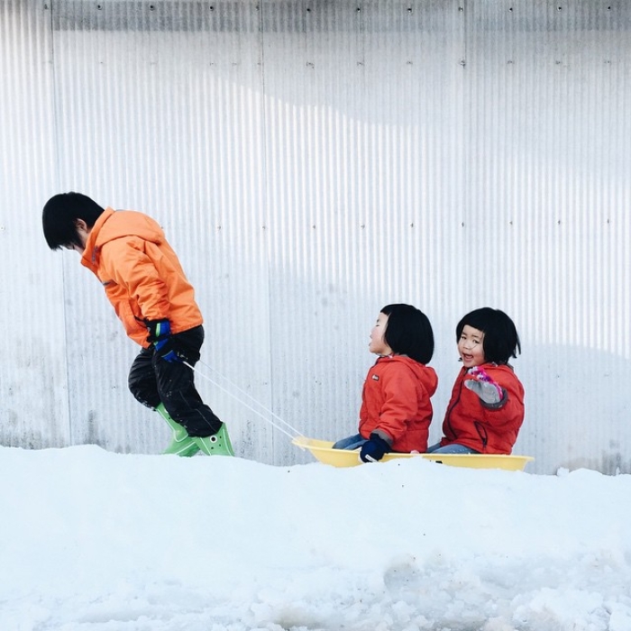 childhood-twin-sisters-family-pictures-sunmoooon-akira-oozawa-13