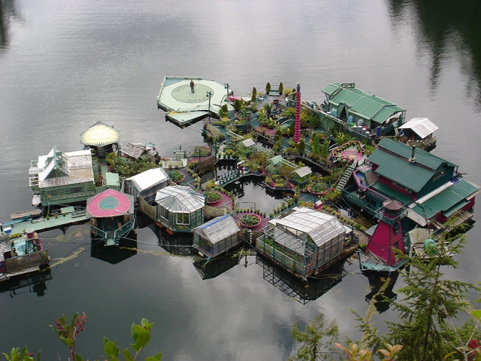 self-sustaining-off-grid-house-freedom-cove-wayne-adams-catherine-king-4