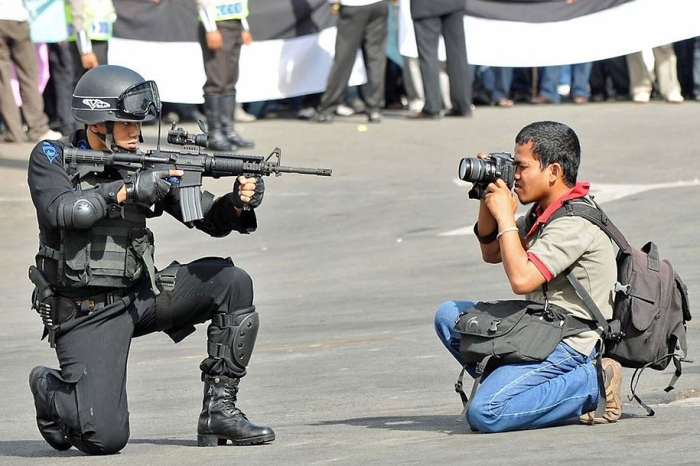 crazy-dedicated-photographers-extreme-photography-09