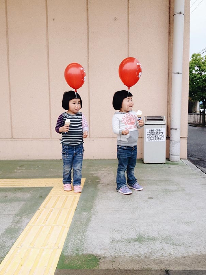 childhood-twin-sisters-family-pictures-sunmoooon-akira-oozawa-36