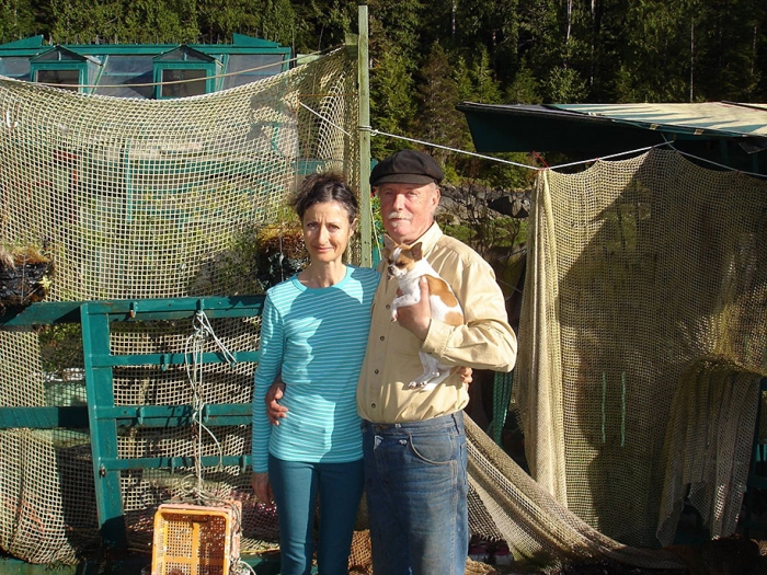 self-sustaining-off-grid-house-freedom-cove-wayne-adams-catherine-king-2
