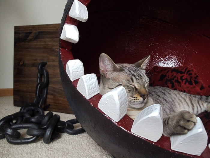 super-mario-bros-furniture-chain-chomp-cat-bed-catastrophicreations-1