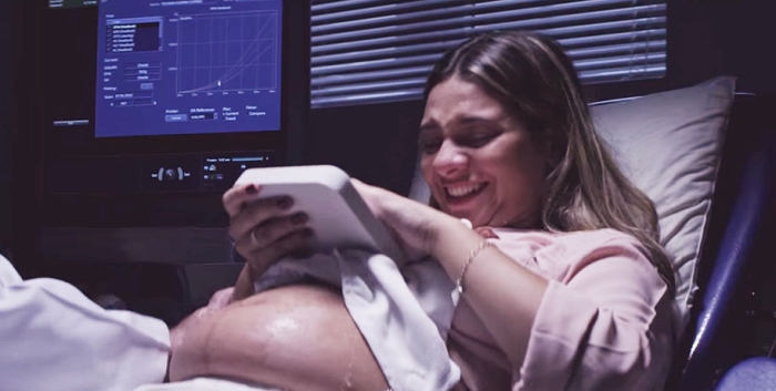 3d-printing-ultrasound-blind-mother-meeting-murilo-countingthedays-huggies-3