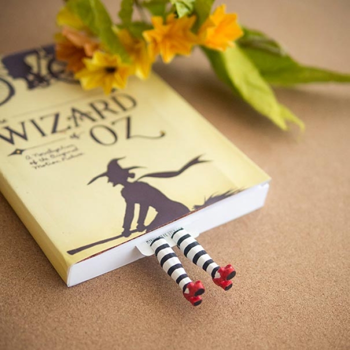 tiny-leg-bookmarks-olena-mysnyk-9999