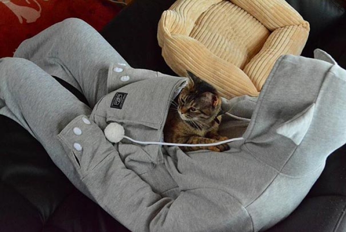 cat-pouch-pocket-hoodie-mewgaroo-15