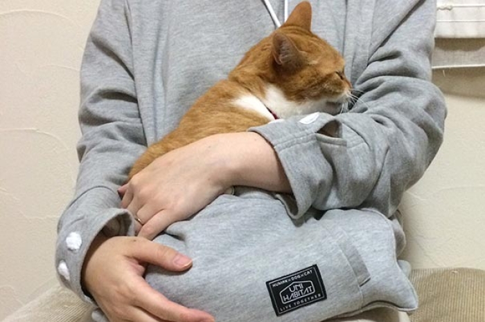 cat-pouch-pocket-hoodie-mewgaroo-11