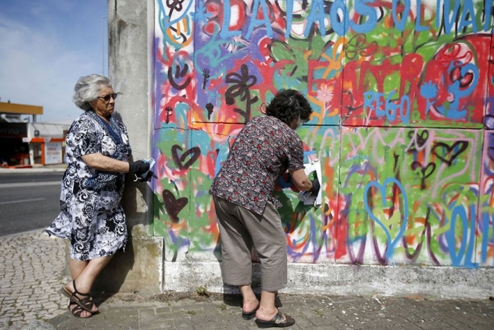senior-paint-graffiti-street-art-lata-65-wool-lisbon-portugal-7