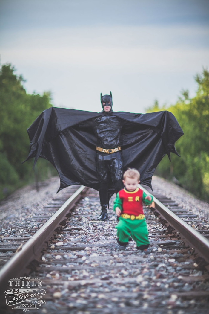father-son-surprise-batman-robin-photoshoot-eric-thiele-19