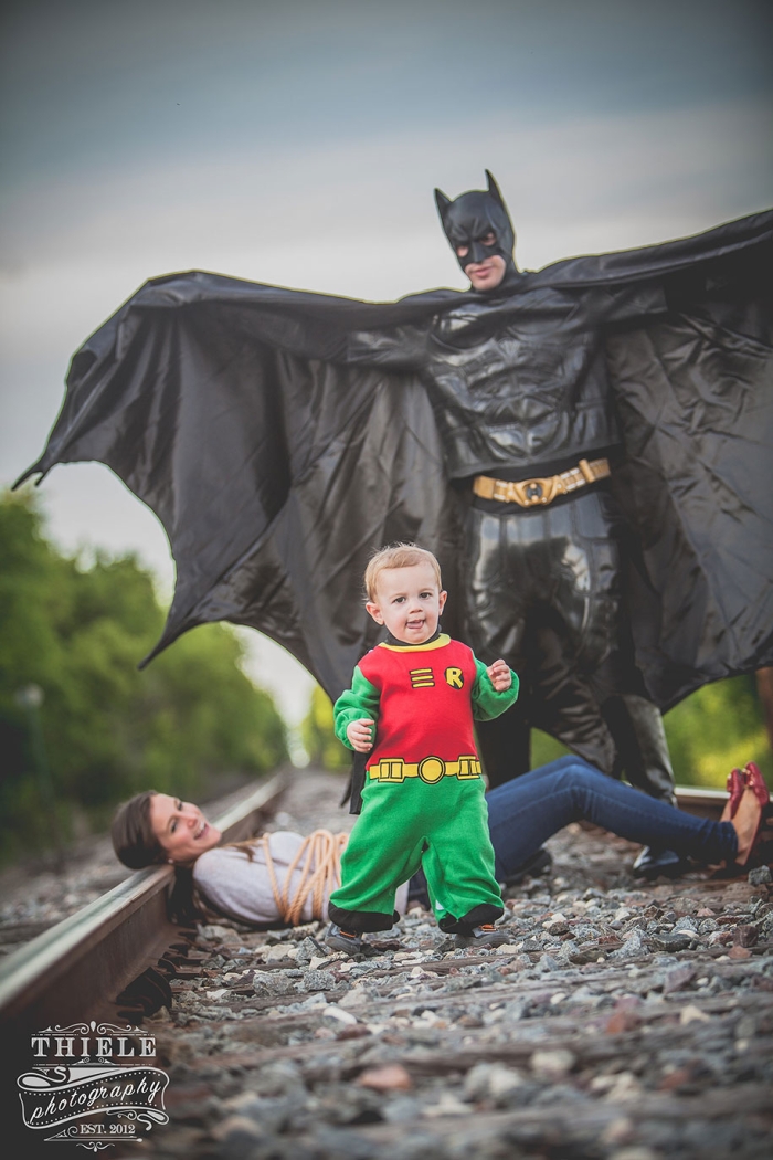 father-son-surprise-batman-robin-photoshoot-eric-thiele-13