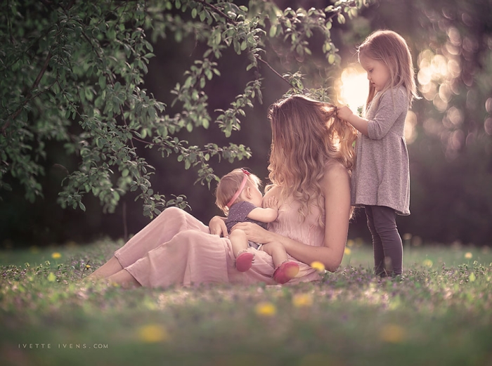 social-issues-family-photography-public-breastfeeding-goddess-ivette-ivens-6