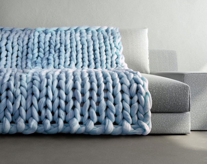 giant-super-chunky-wool-knitwear-blankets-anna-mo-5