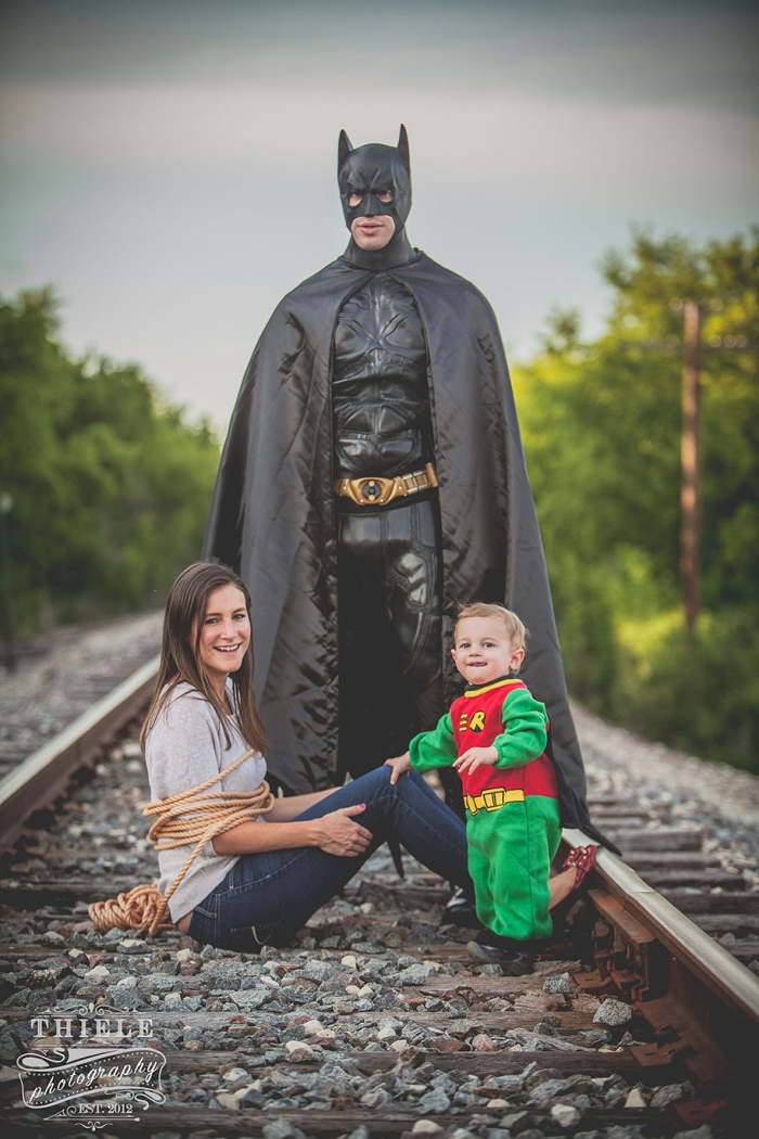 father-son-surprise-batman-robin-photoshoot-eric-thiele-2
