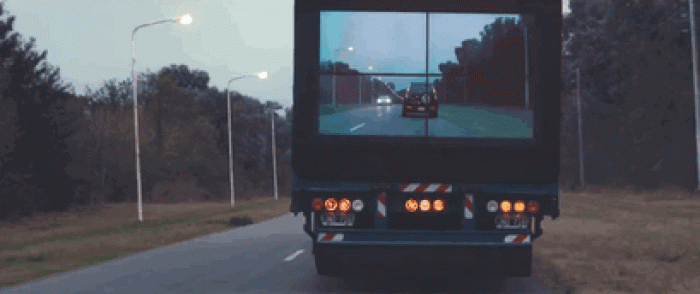 trailer-display-screen-safety-truck-samsung-9