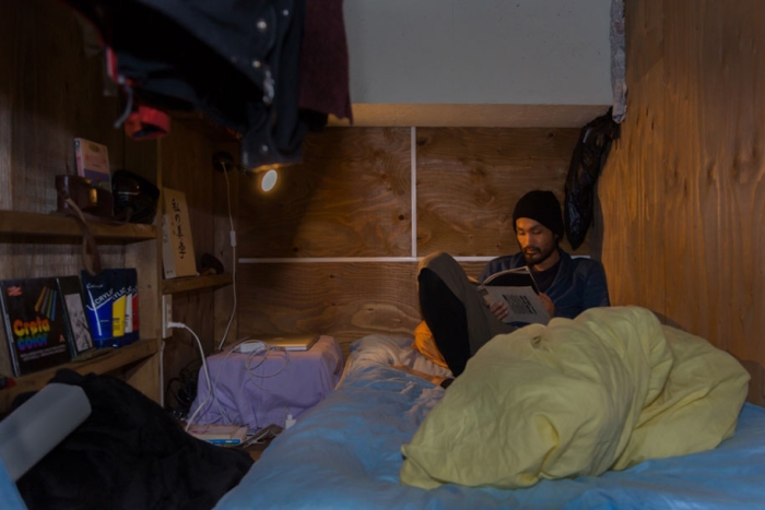 home-hotel-photography-enclosed-living-small-won-kim-japan-15