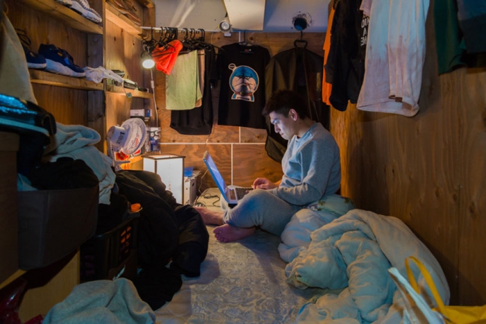 home-hotel-photography-enclosed-living-small-won-kim-japan-8