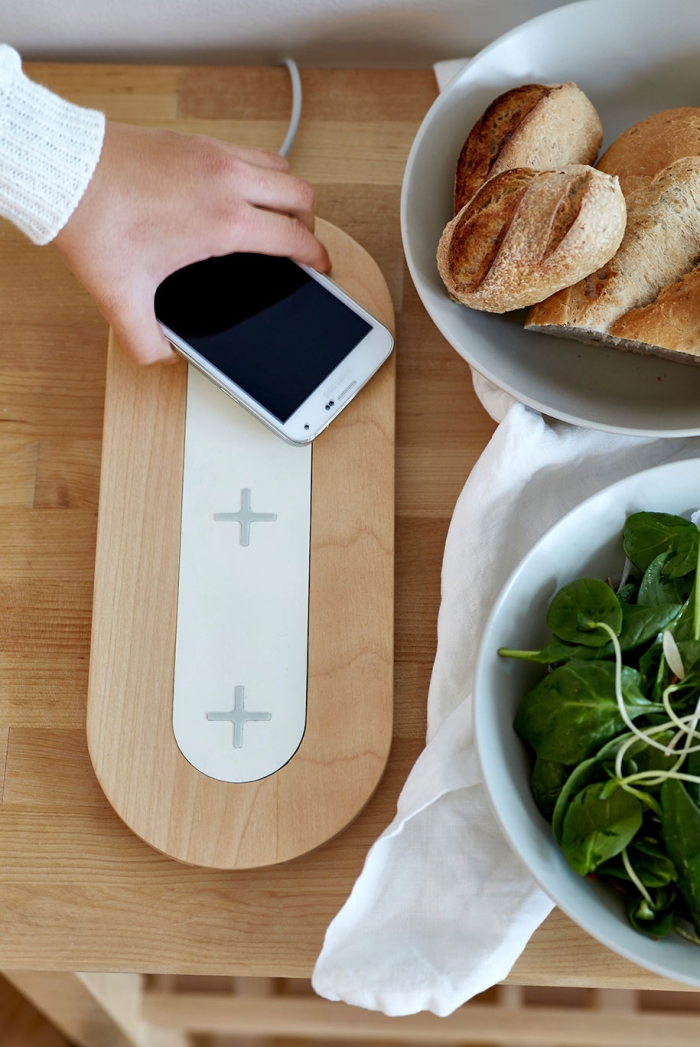 wireless-phone-charging-nordmarke-pad-riggad-lamp-ikea-9