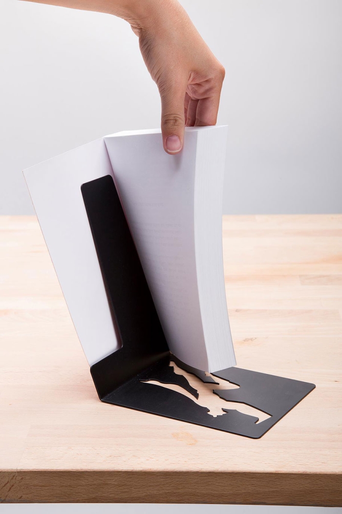 superhero-bookend-book-hero-supershelf-artori-design-2