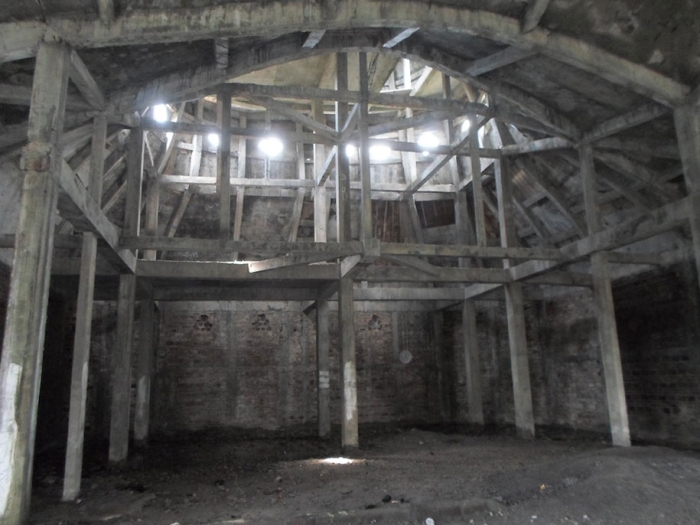 abandoned-prayer-house-jungle-chicken-church-daniel-alamsjah-indonesia-7
