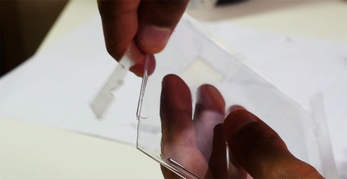 3d-hologram-projector-smartphone-diy-mrwhosetheboss-10